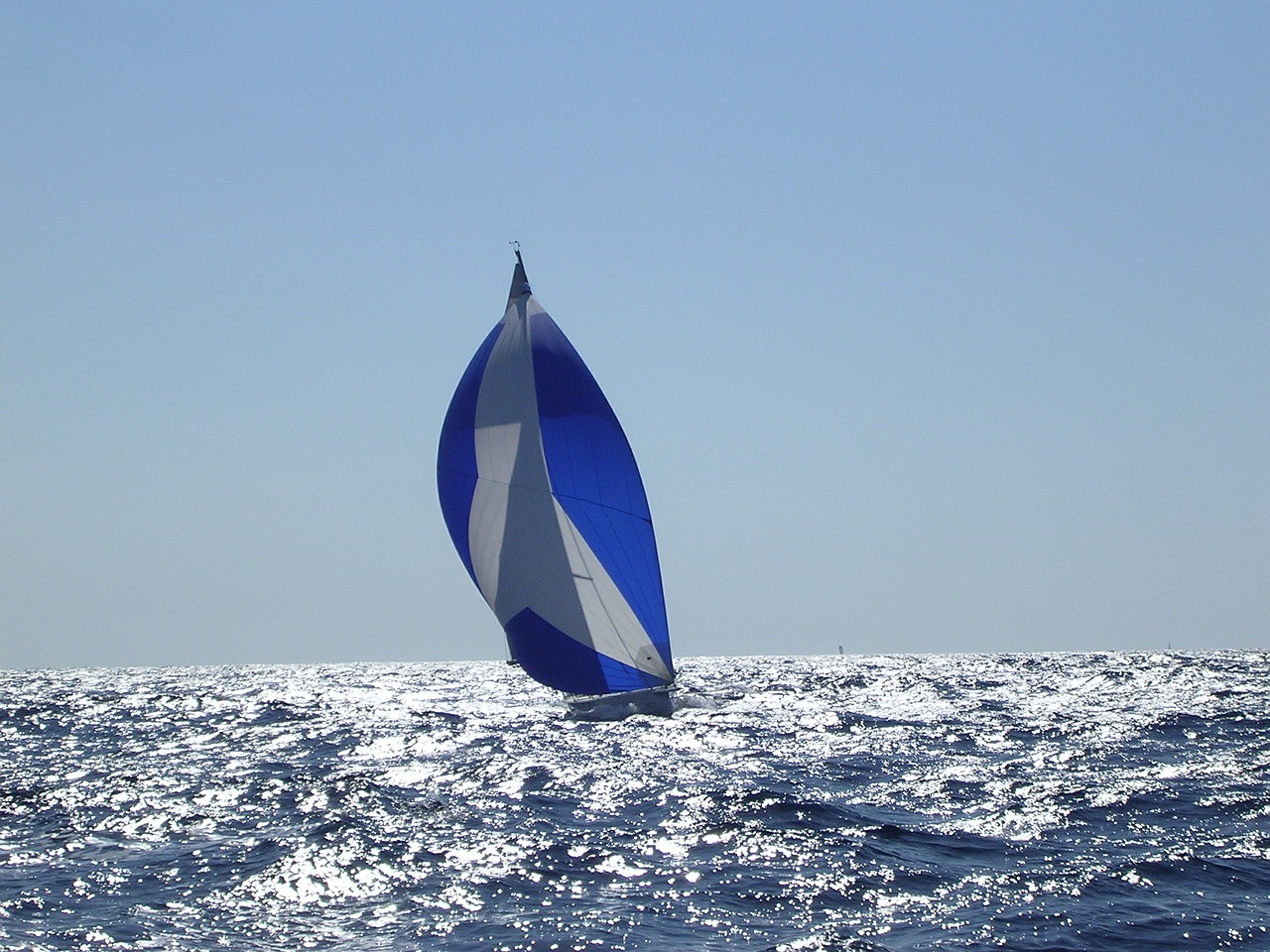 sailboat-387638_1280